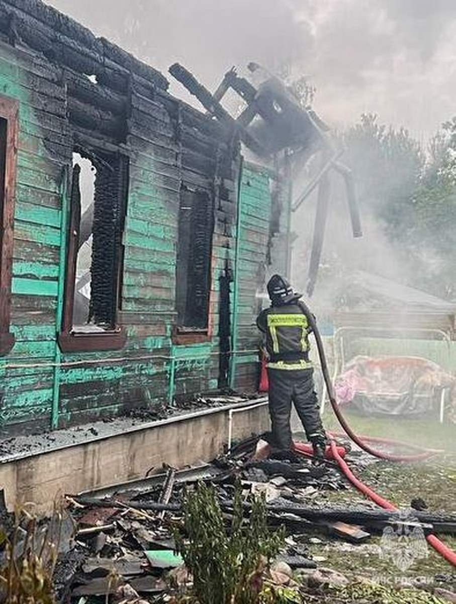 Пожар в Куровском: при возгорании в частном доме погибли пятеро детей